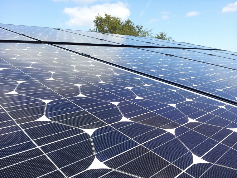 光伏胶膜和eva的区别，光伏胶膜eva和poe区别