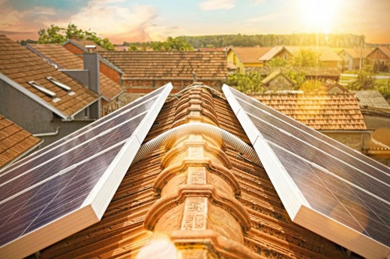 光伏太阳能采集器数据大幅度升降是什么原因，光伏发电在并网按表时还要按采集器吗