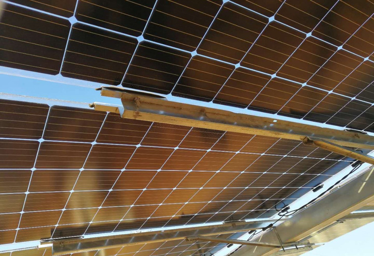 光伏板双玻双面优缺点，光伏组件双面率是什么