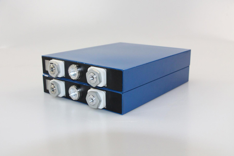 储能电芯在储能产业链中地位