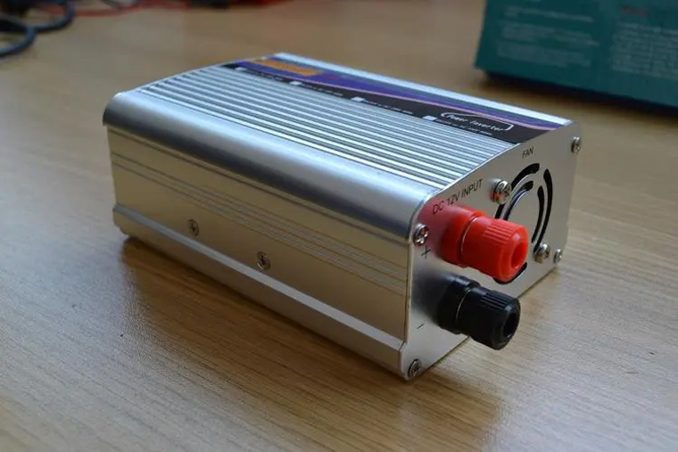 用逆变器可以并入家庭电路中吗