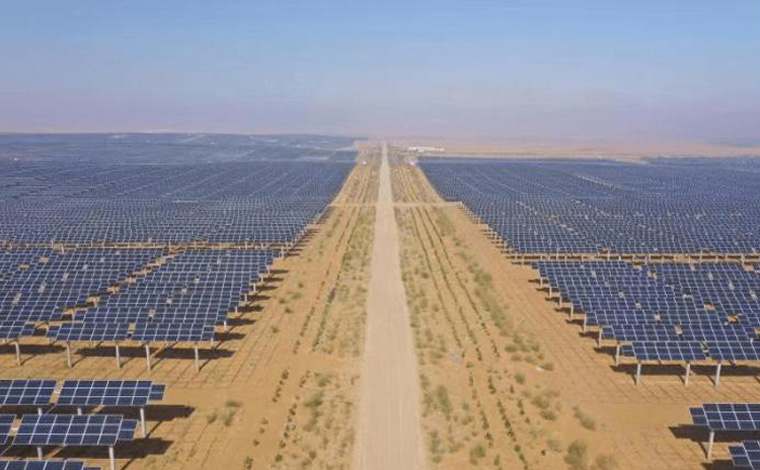 沙漠中国的光伏电站