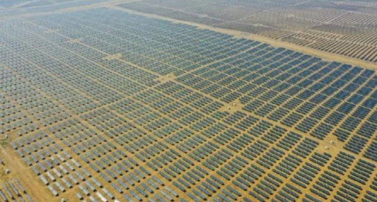 建成的达拉特光伏发电站